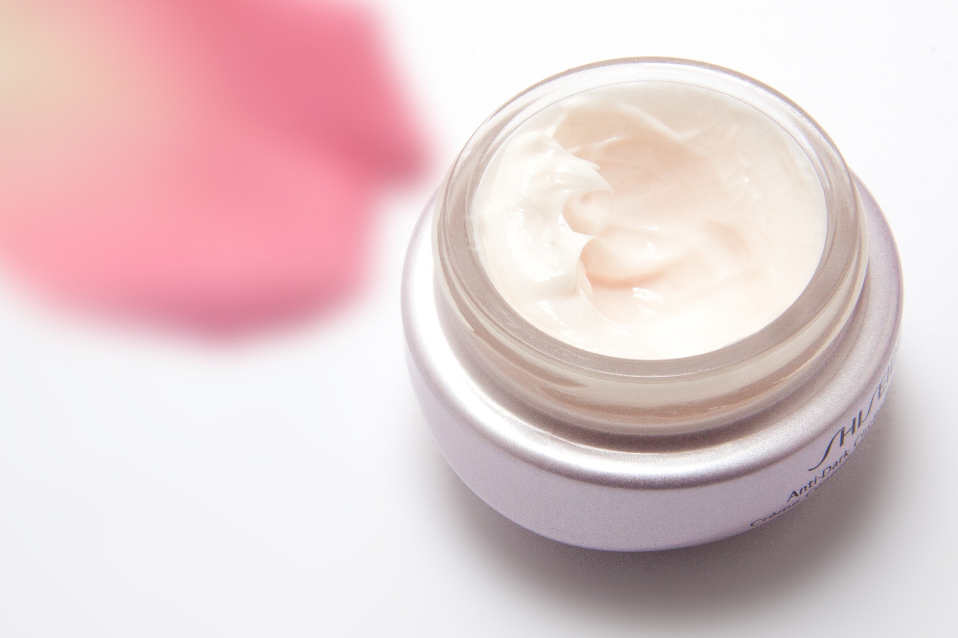 cream-gba2cc8413_1920
